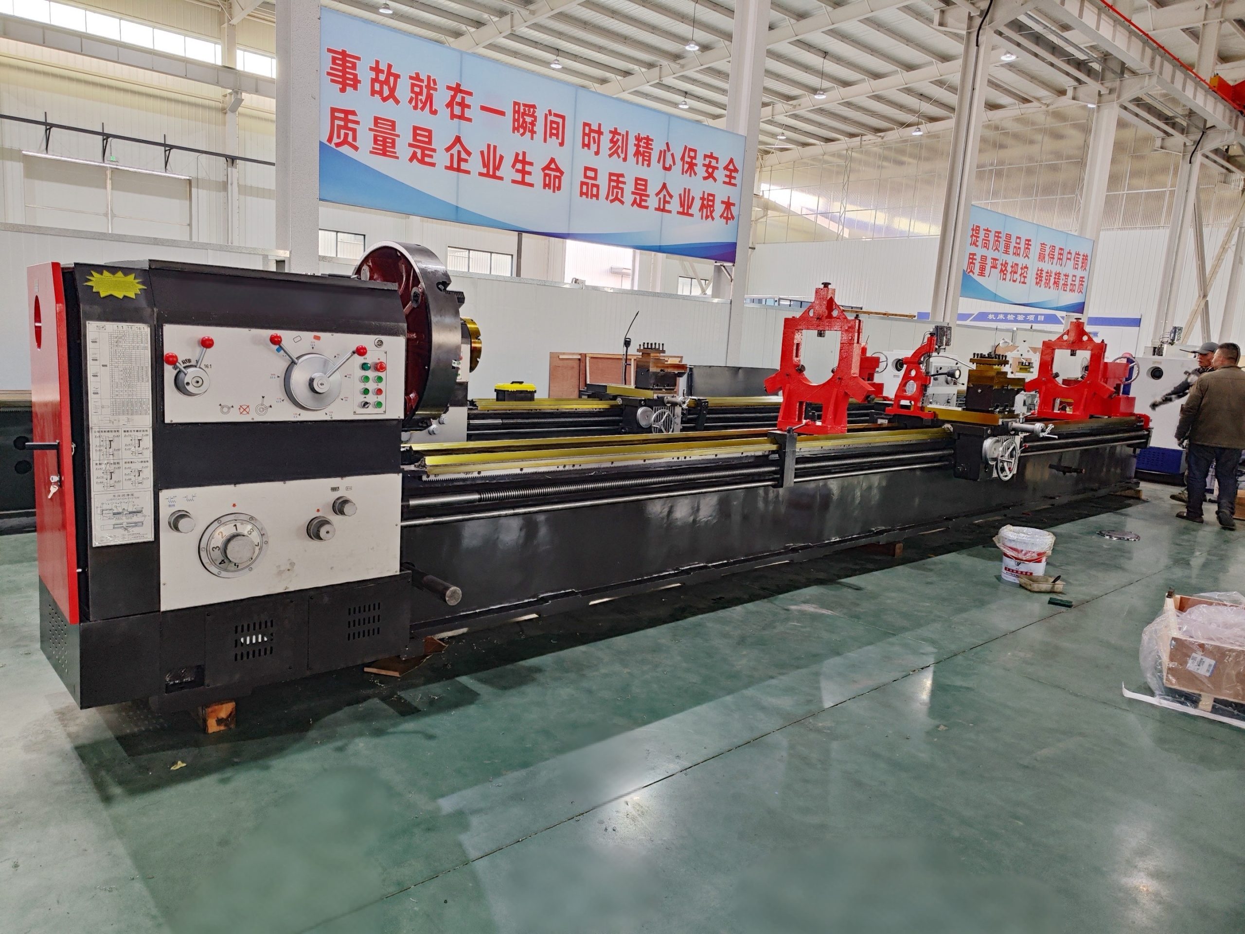 CW61125-8000 heavy duty horizontal lathe for extra-long shaft machining